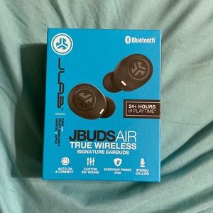 Bluetooth earbuds